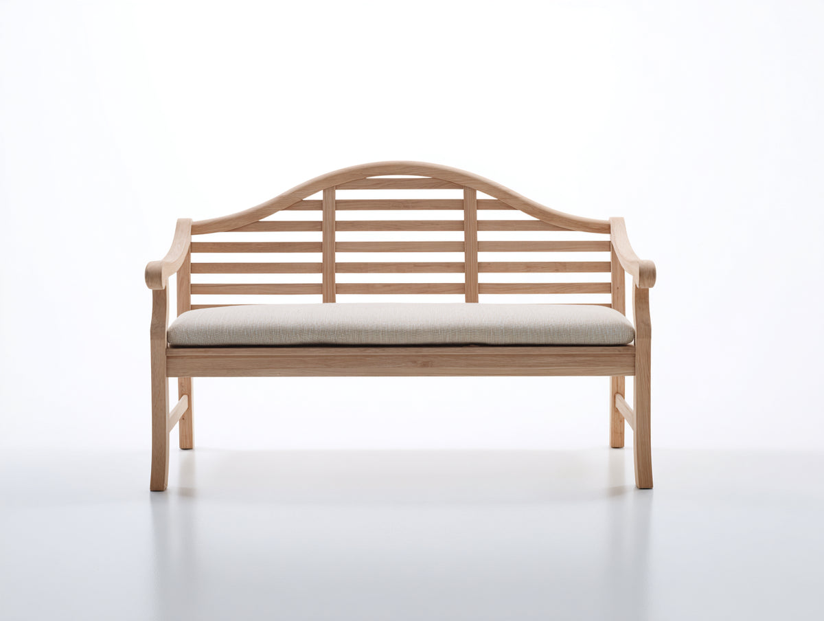 Banco de jardín de madera 140x62x96 cm - Madera natural y beige claro - Respaldo curvo de listones y asiento acolchado